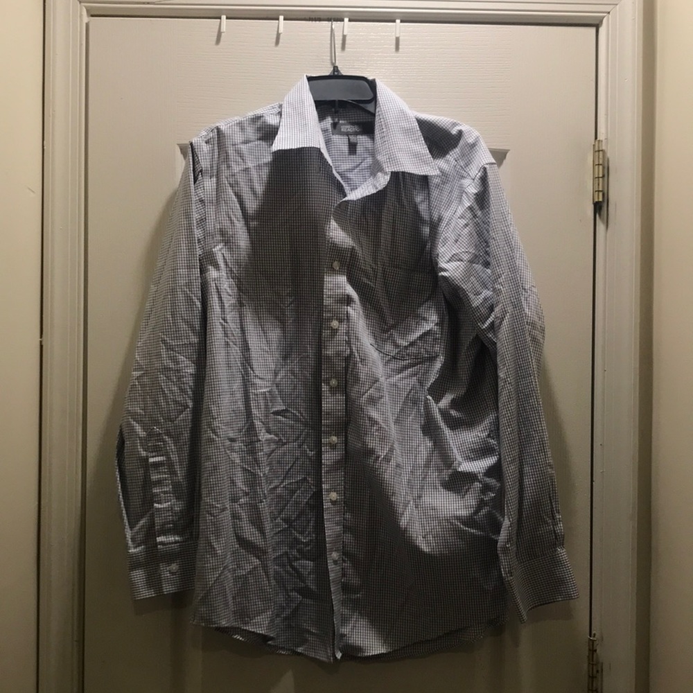 NWOT. Kenneth Cole Reaction button down shirt.